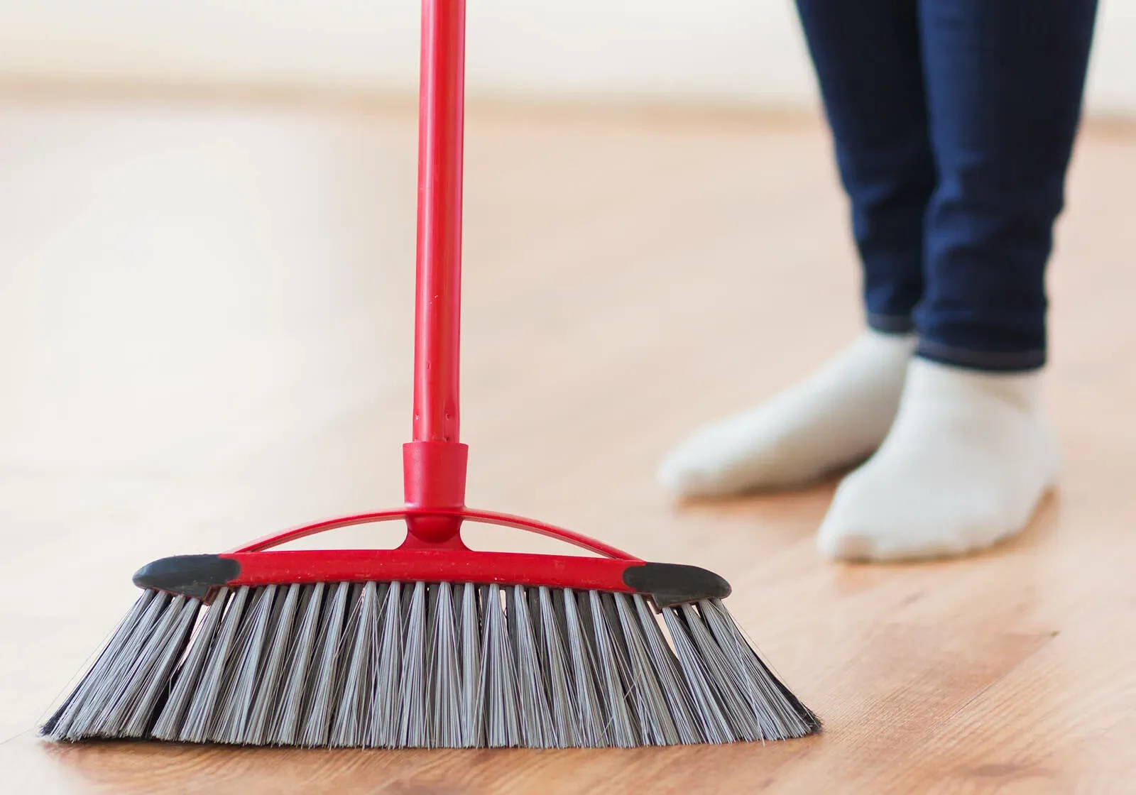 imgi_25_laminate_cleaning3_1600x1600-landscape